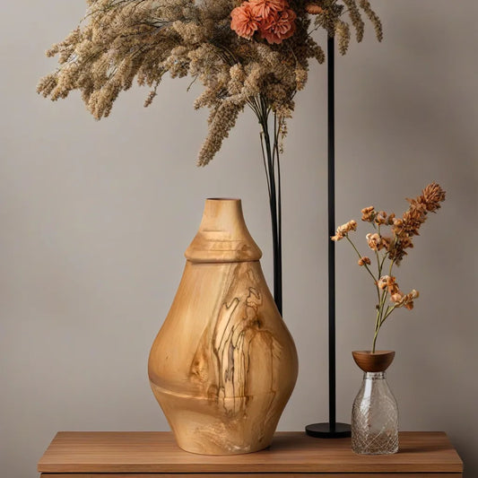 vase échauffé avec fleur séché