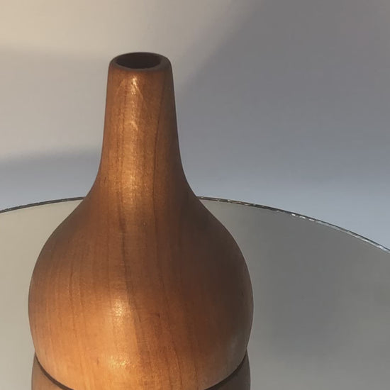 video Vase Minimaliste Soliflore Bois d'Aulne forme de poire