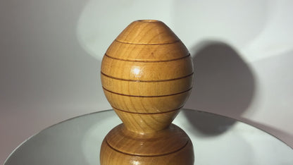 vue dessus Vase texturé Soliflore marron En bois de Merisier video