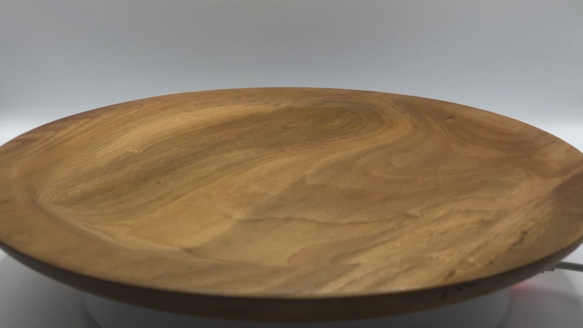 video assiette en bois de merisier tournage sur bois