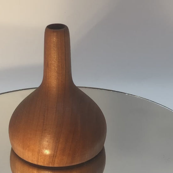video Vase Minimaliste Soliflore Bois Aulne forme épuré poire