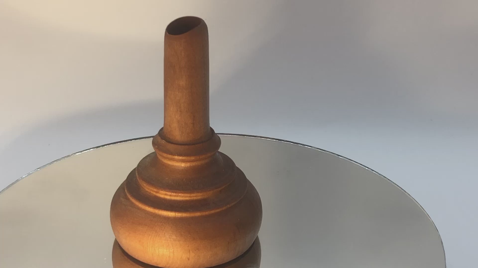 video Vase Minimaliste Soliflore Bois d'Aulne avec biseau