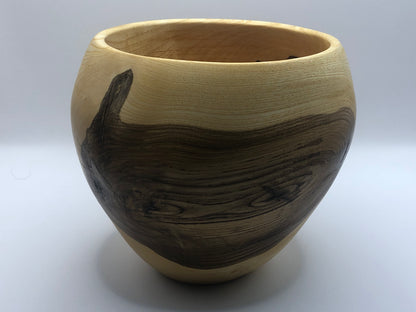 vase rustique en bois de frene fait main