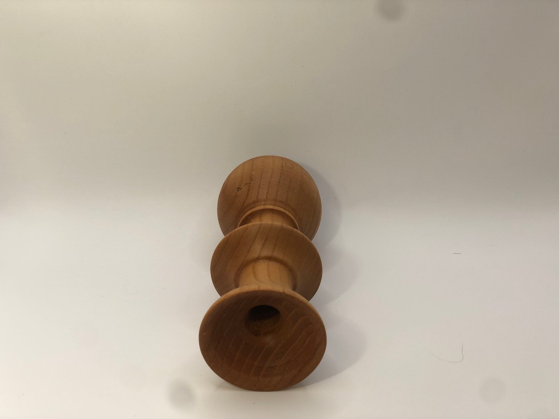 Vase soliflore en bois de merisier forme  arrondi vue dessus
