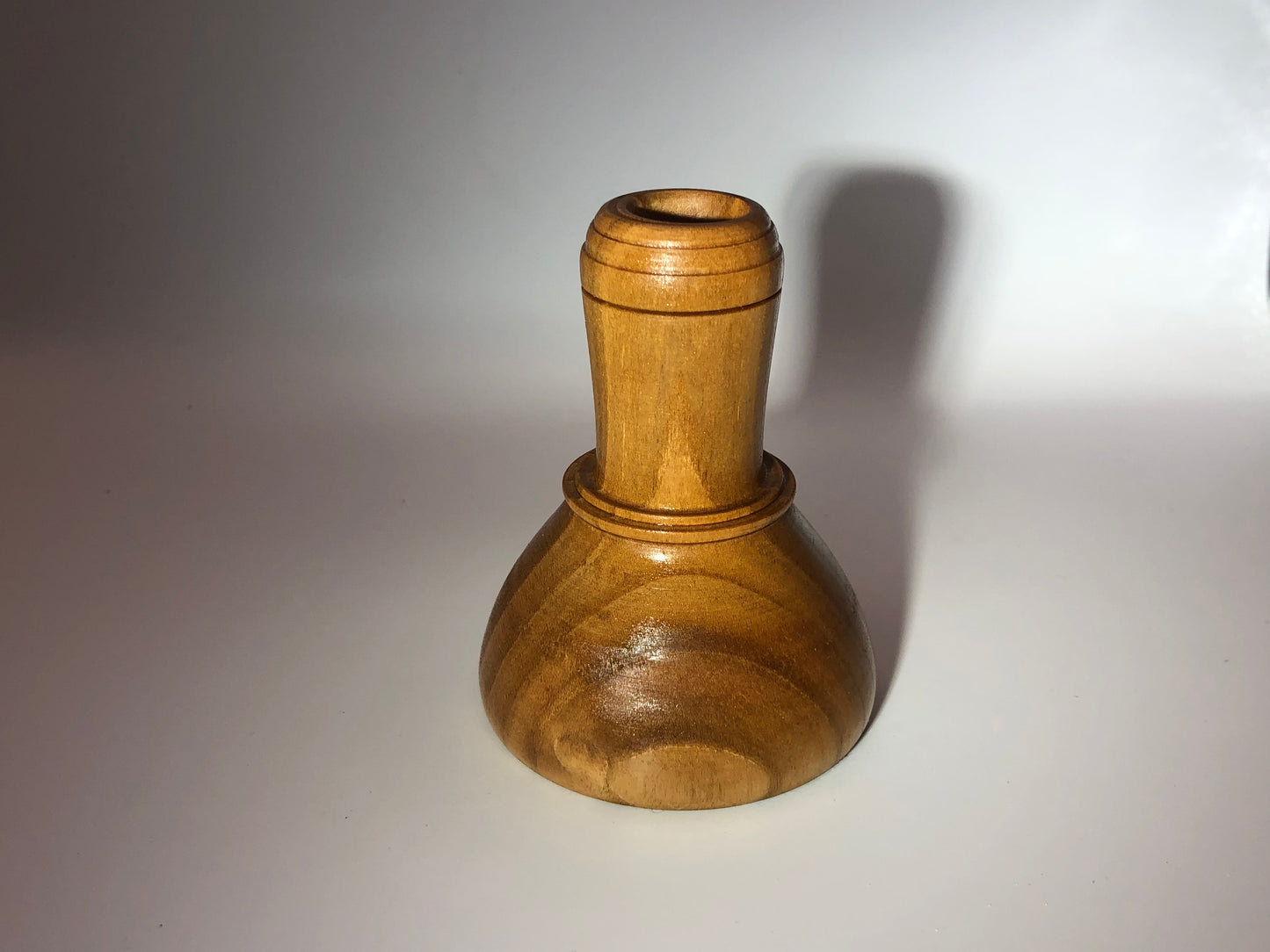 Vase Minimaliste Soliflore Bois de Merisier avec rainure