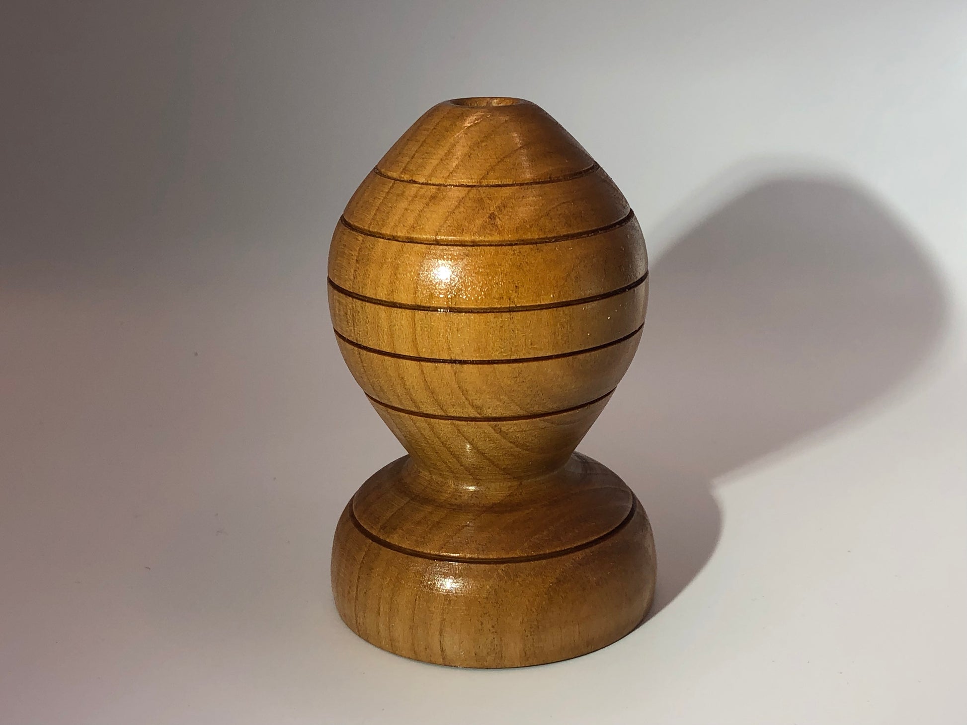 Vase texturé Soliflore marron En bois de Merisier