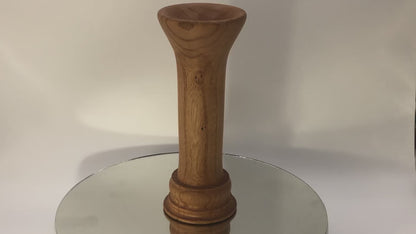 video Vase en bois de merisier soliflore type pilier