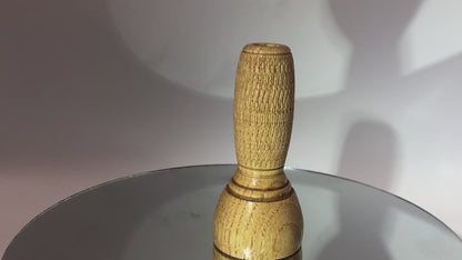 video Vase texturé soliflore en bois de châtaignier