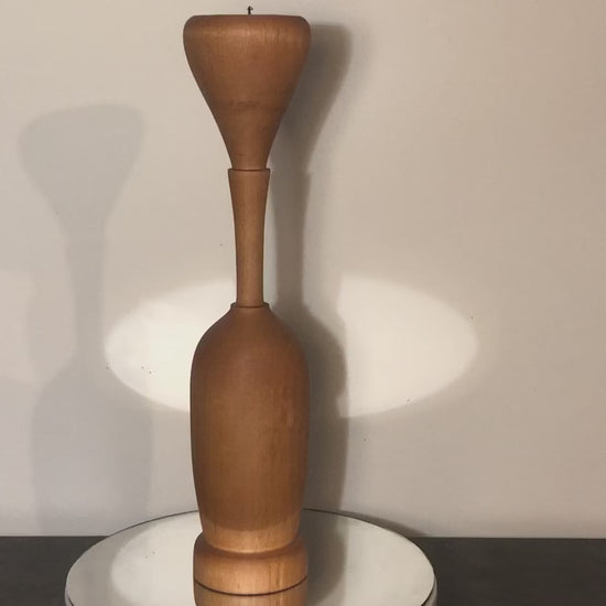 video Bougeoir en bois d'orme forme vase