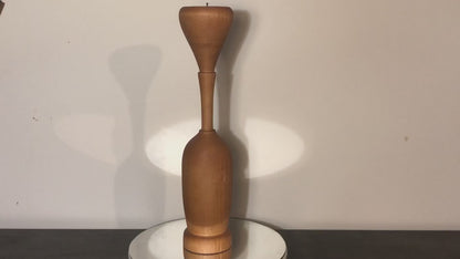 video Bougeoir en bois d'orme forme vase
